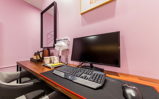 room detail thumbnail 2