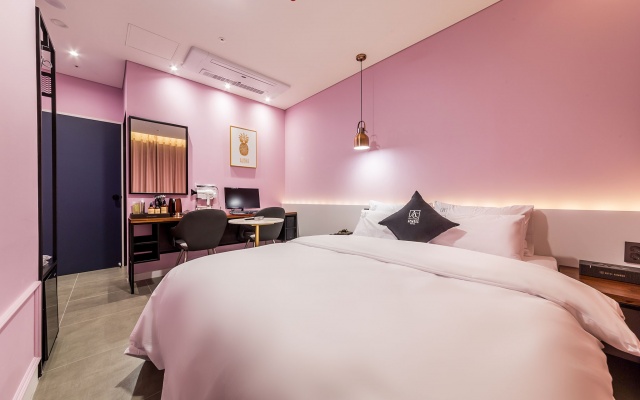 room detail thumbnail 1