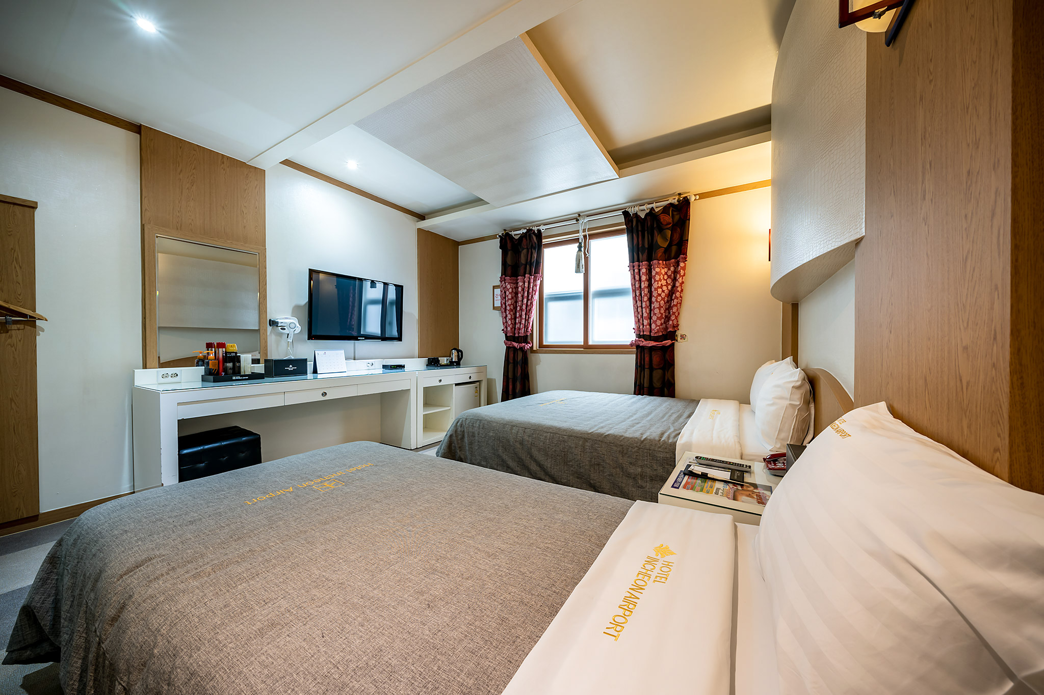 room detail thumbnail 1