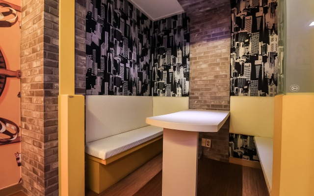 room detail thumbnail 1