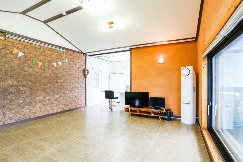 https://yaimg.yanolja.com/v5/2019/04/08/13/5caac95a6215e1.43223684.jpg