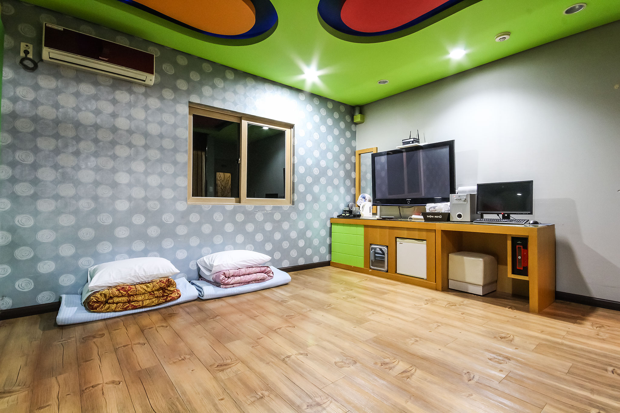 room detail thumbnail 0