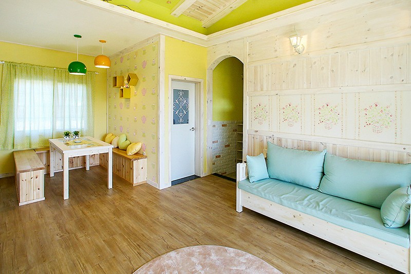 room detail thumbnail 1