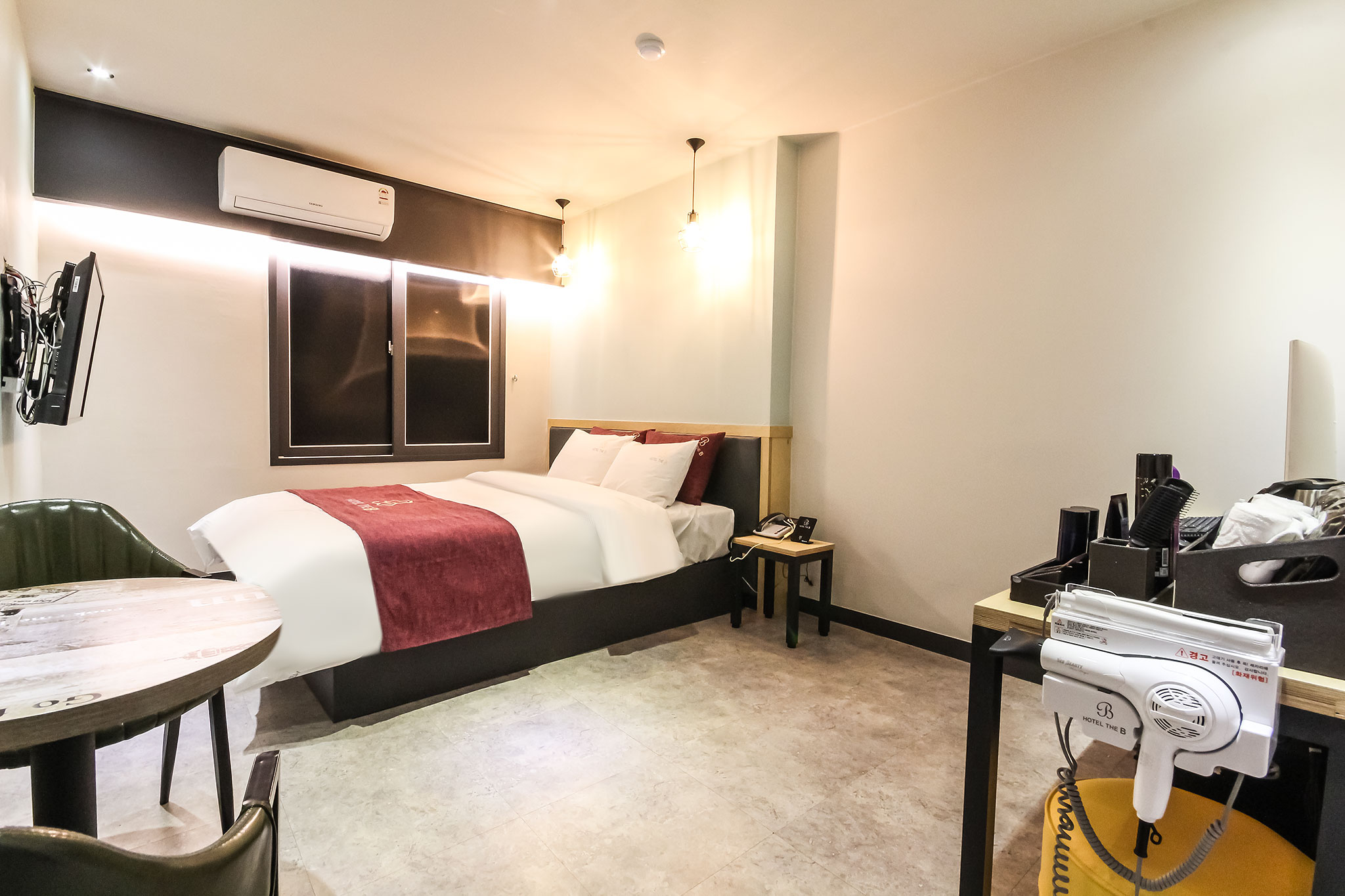 room detail thumbnail 0