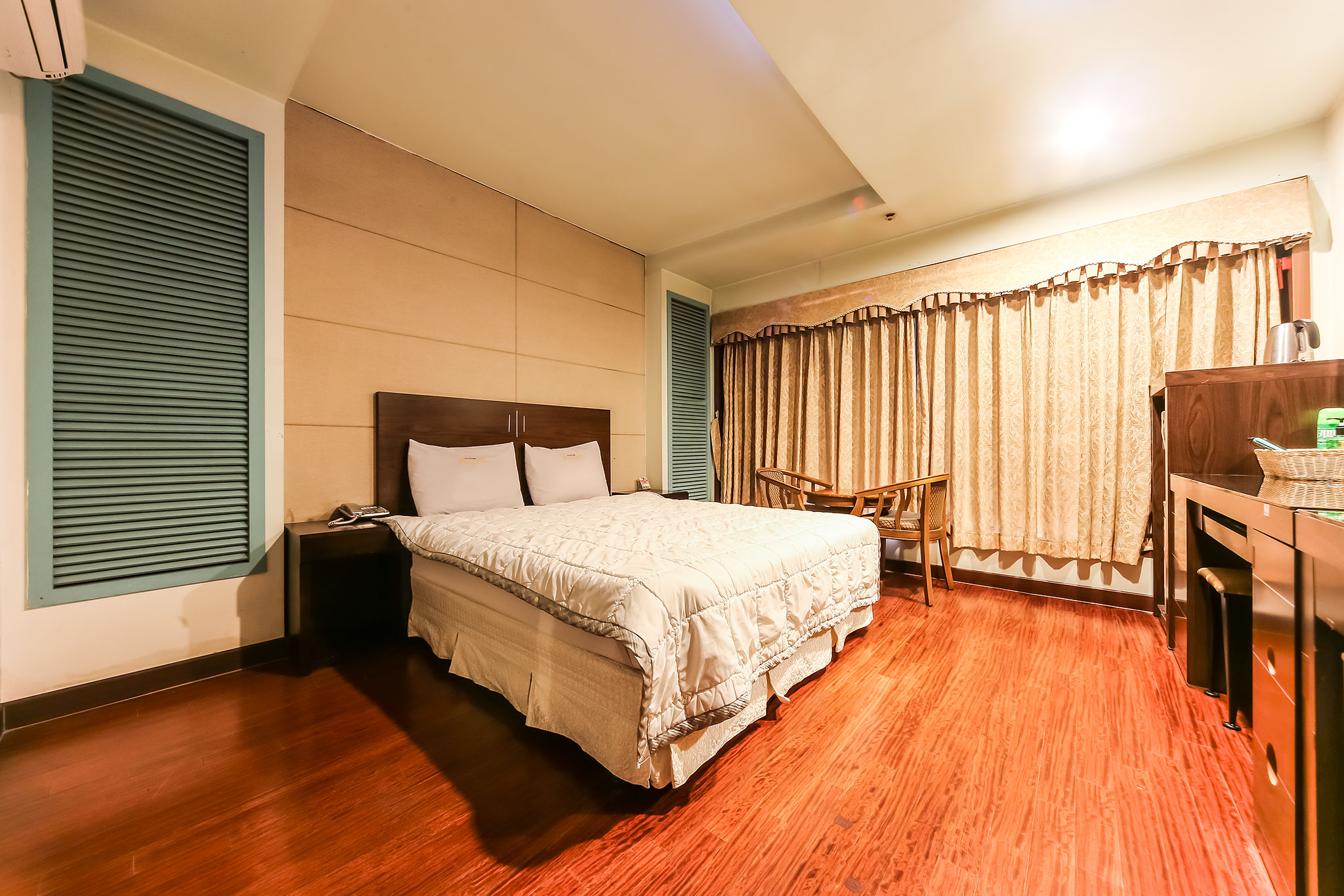 room detail thumbnail 0