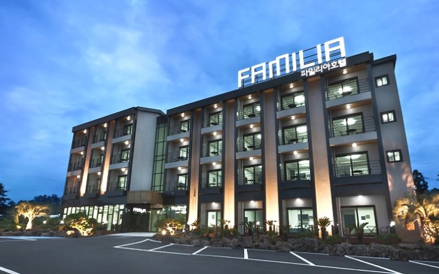 파밀리아 호텔