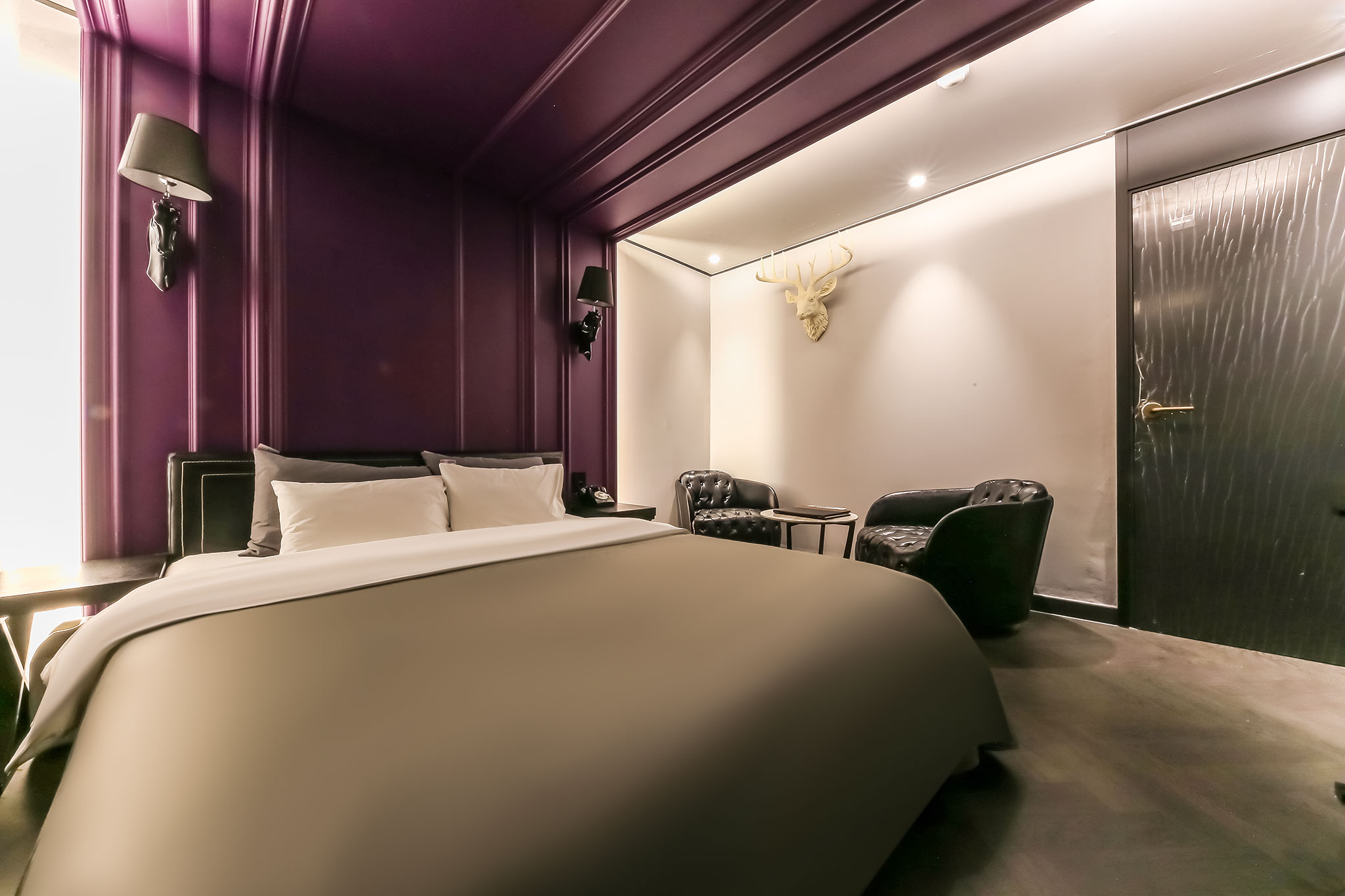 이벤트룸 랜덤배정(65인치TV,온천욕조,PC,5성급호텔침구류,화장대,목욕탕욕조)