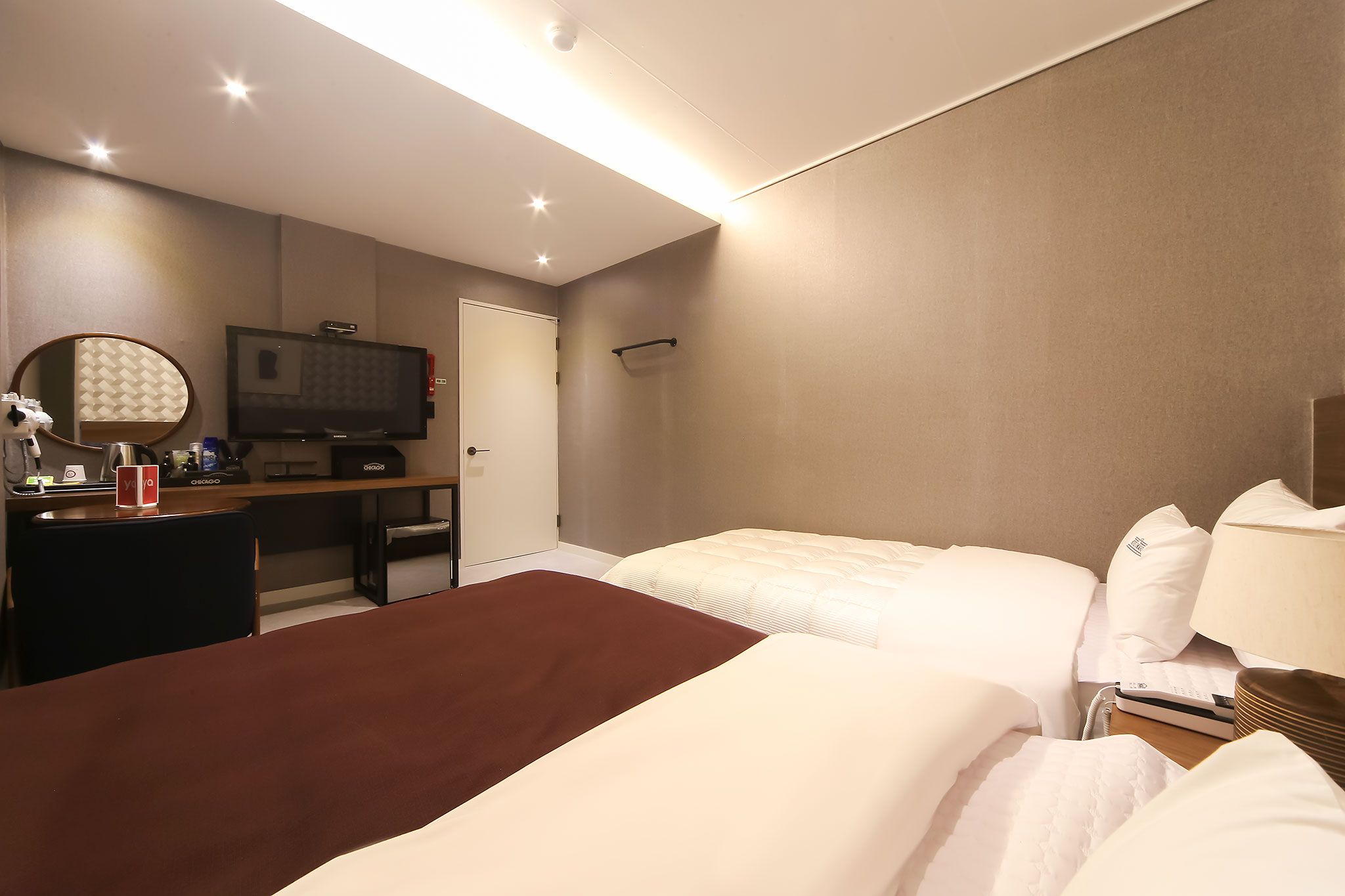room detail thumbnail 2