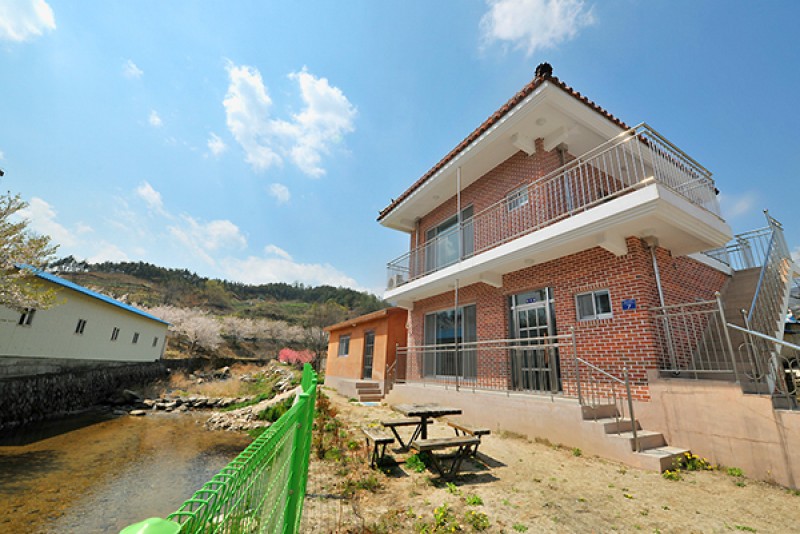 https://yaimg.yanolja.com/v5/2019/05/07/17/5cd141534cf785.64688932.jpg