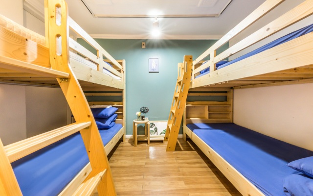 room detail thumbnail 1