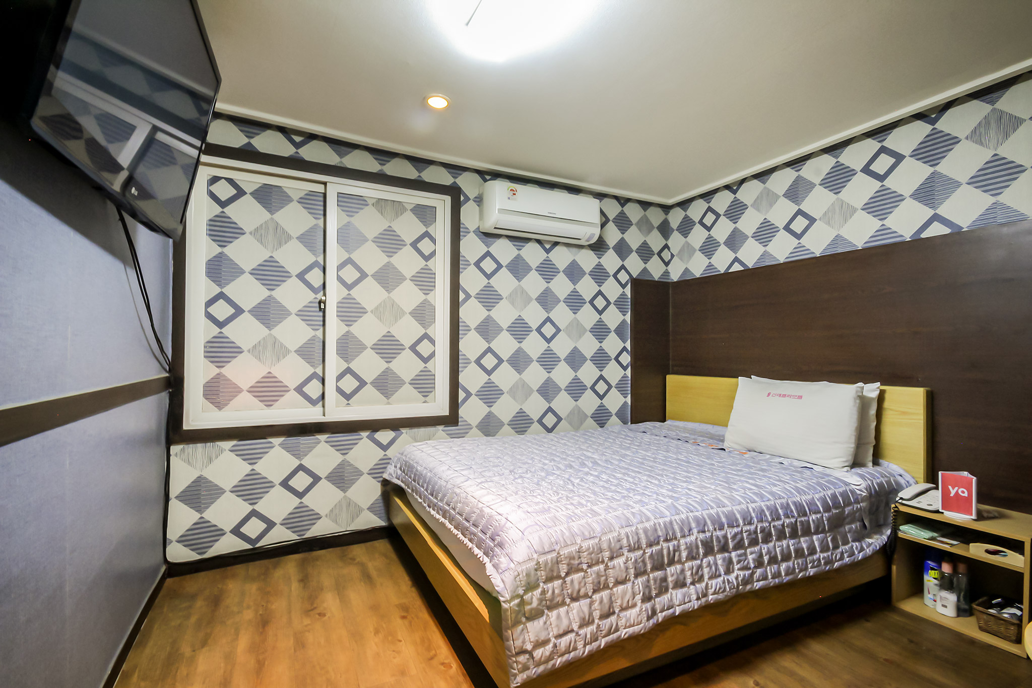 room detail thumbnail 0