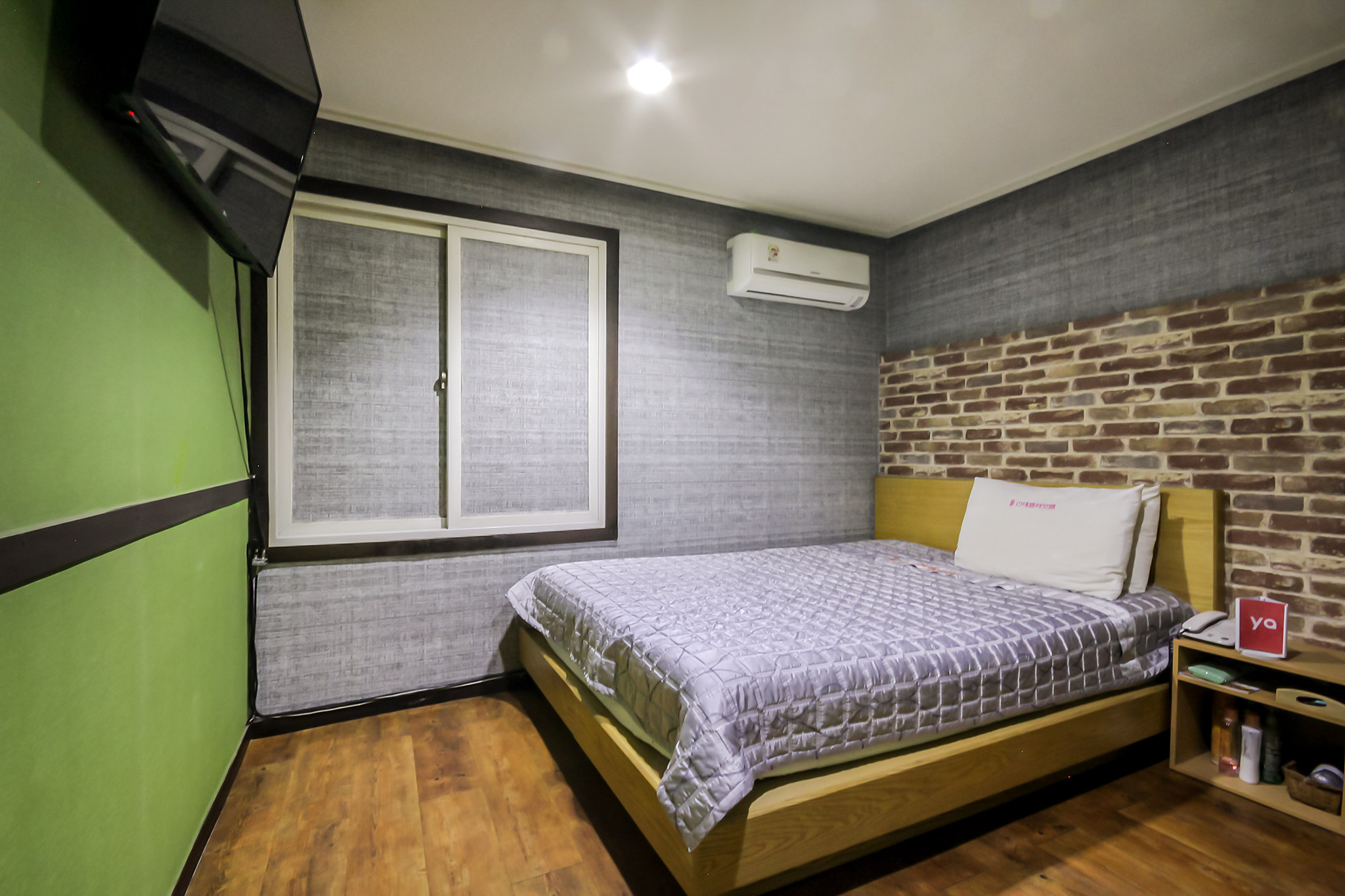 room detail thumbnail 0
