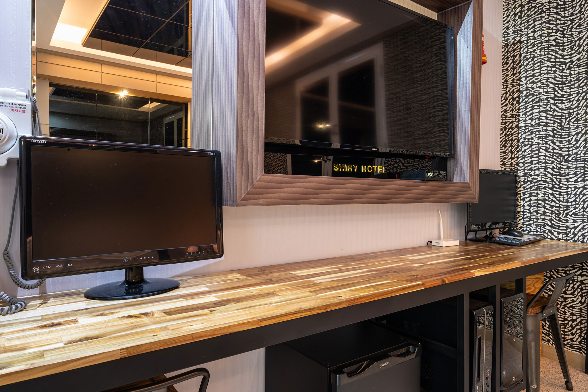 room detail thumbnail 1