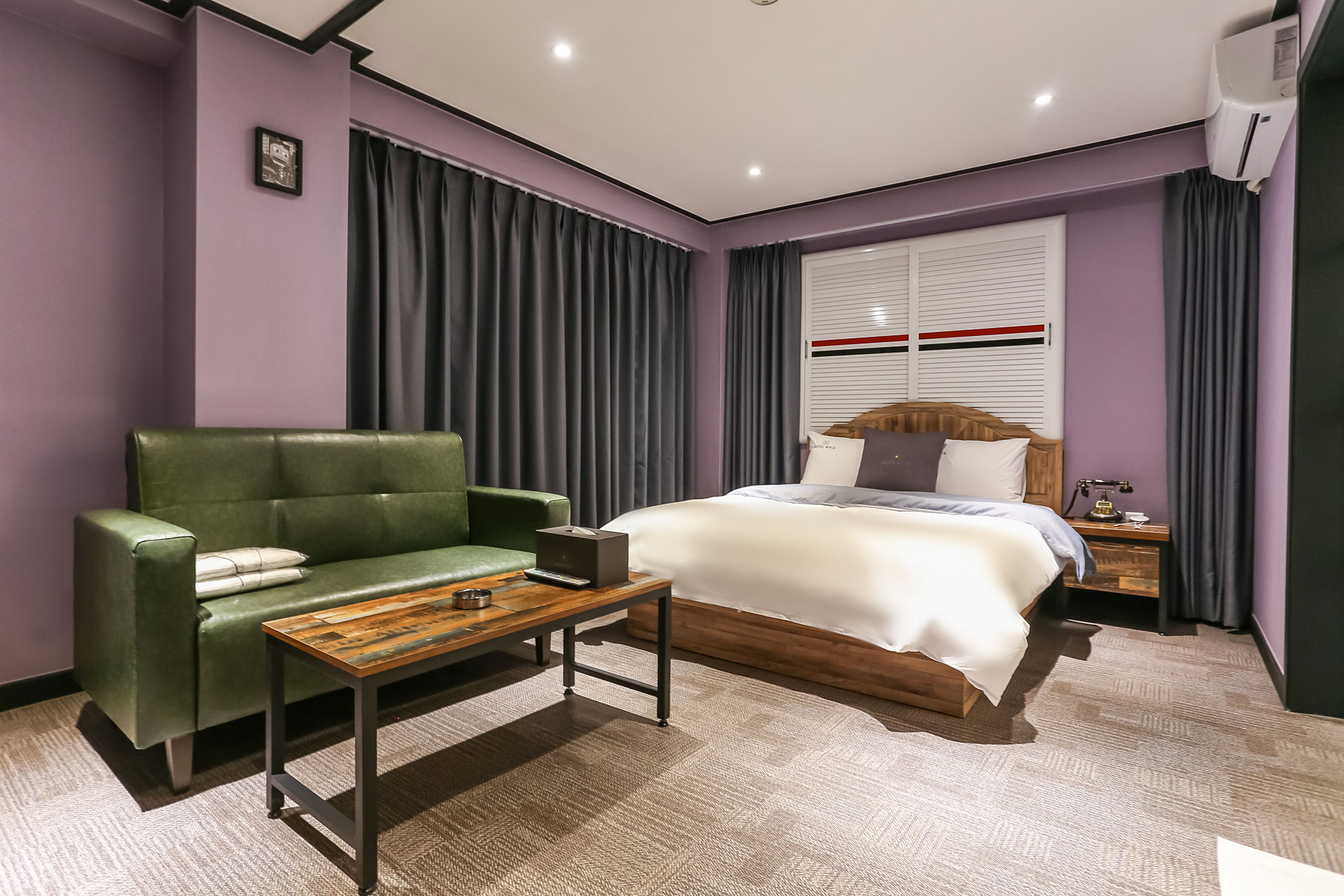 room detail thumbnail 0