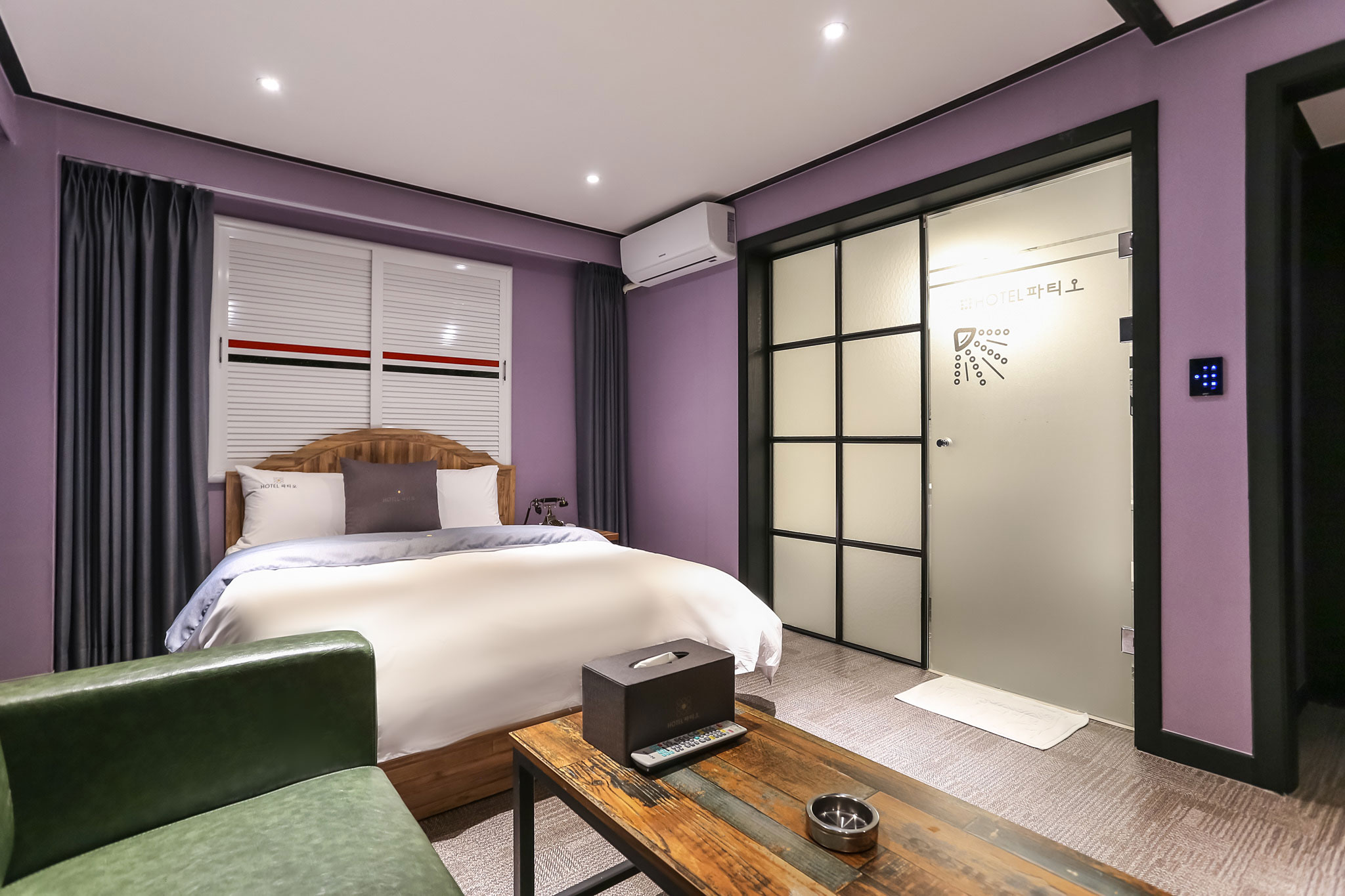 room detail thumbnail 1