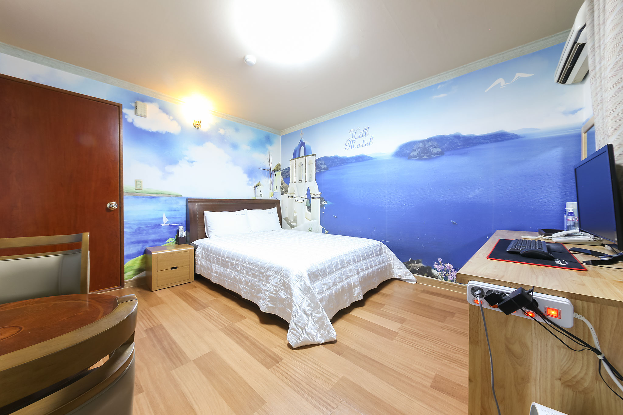 room detail thumbnail 0