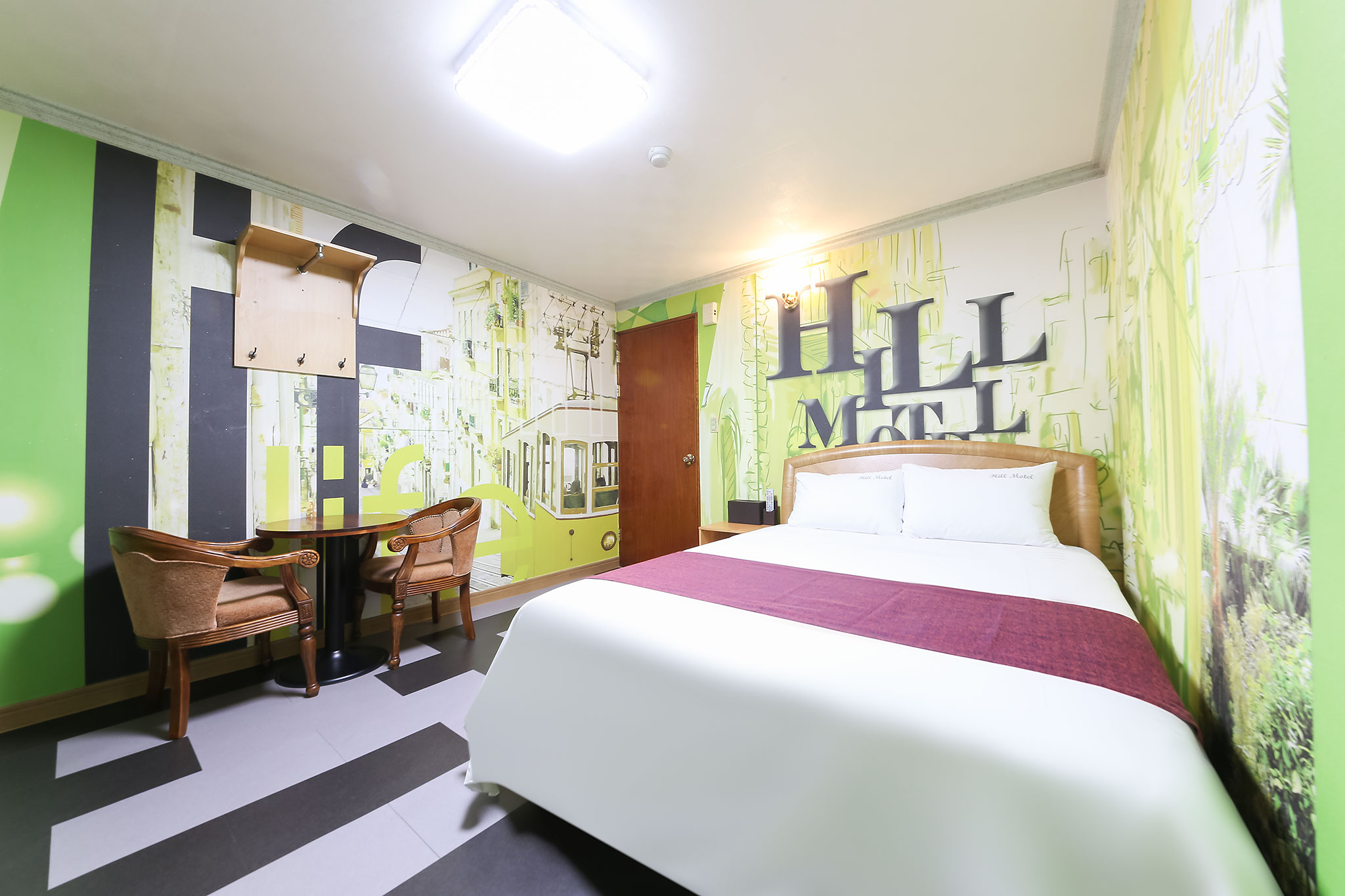 room detail thumbnail 0