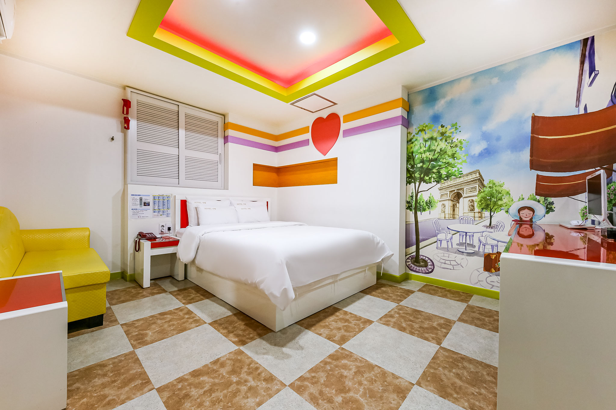 room detail thumbnail 1