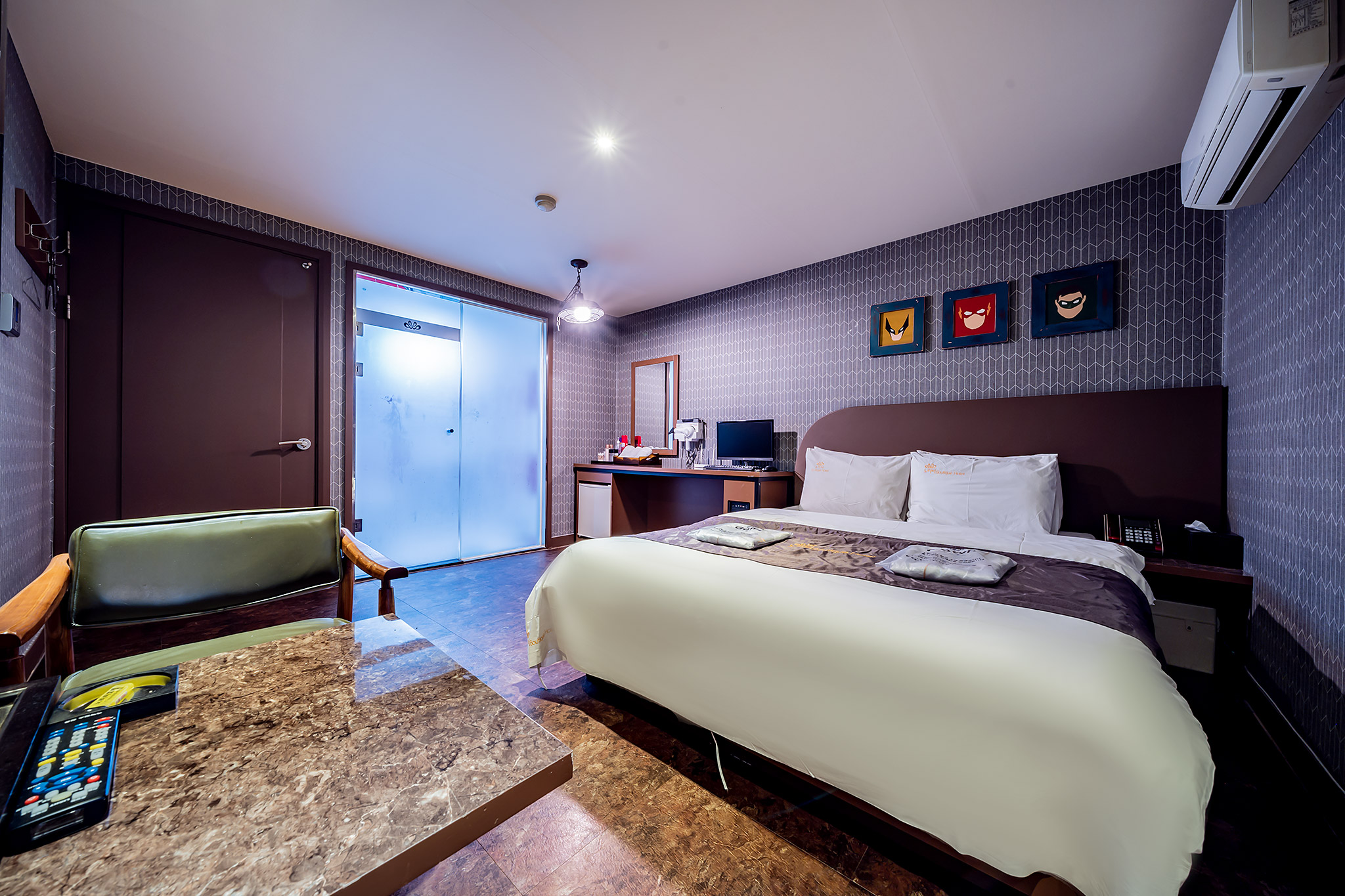 room detail thumbnail 1