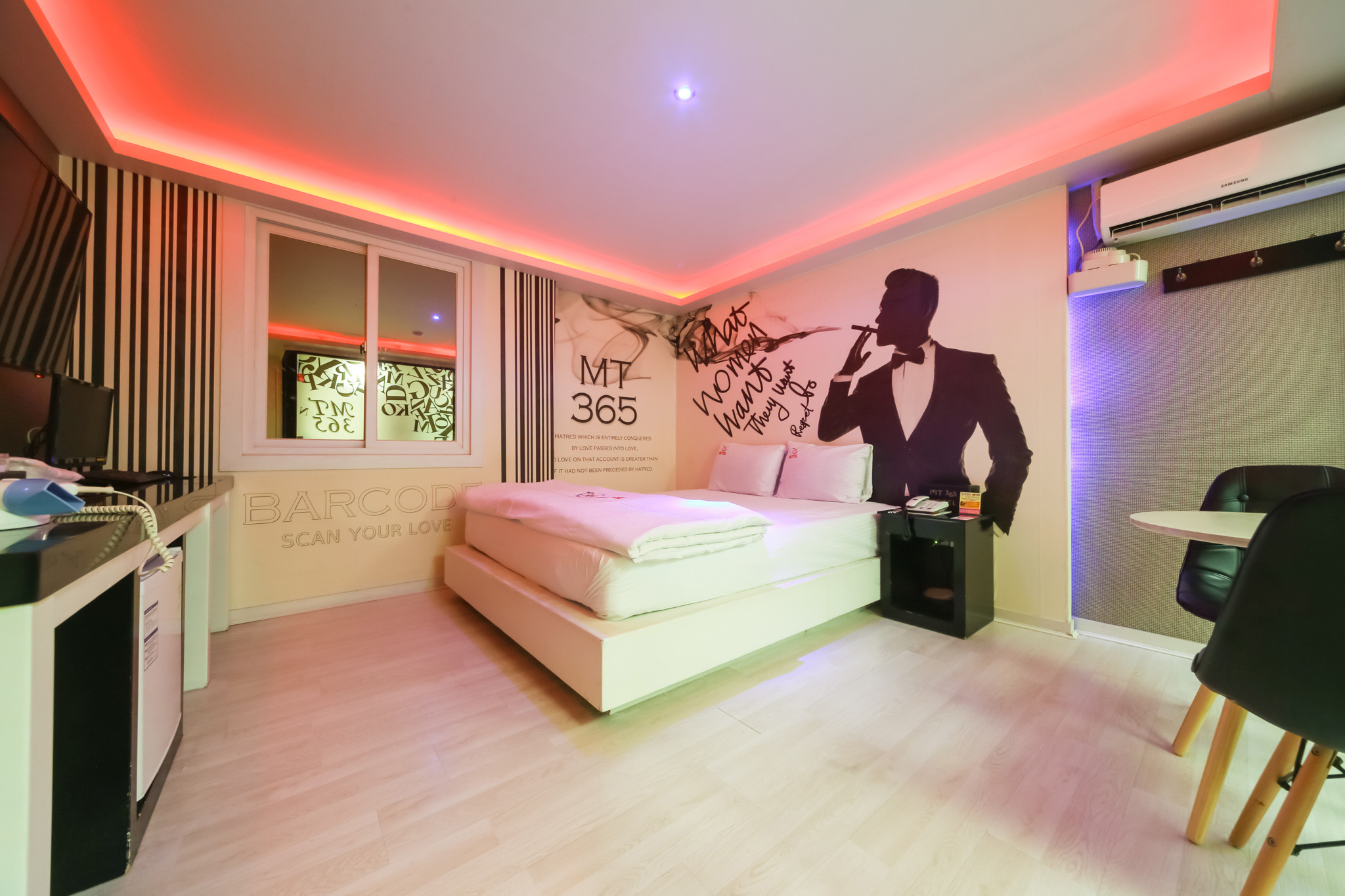 room detail thumbnail 1