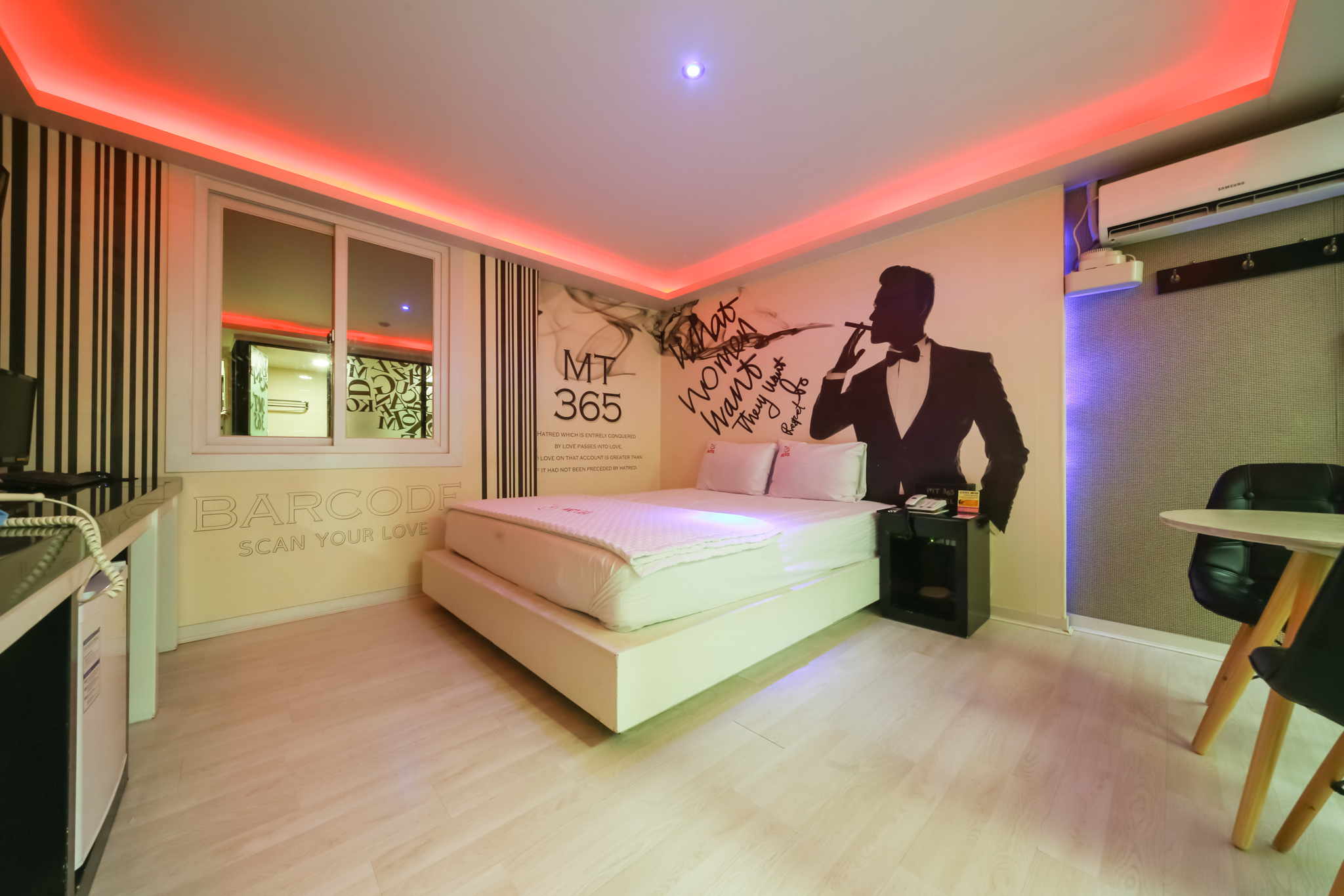 room detail thumbnail 1