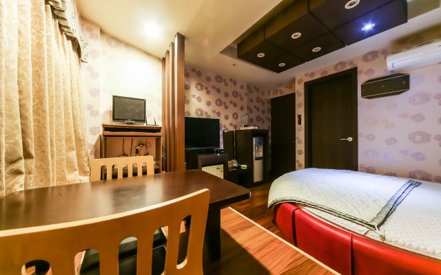 room detail thumbnail 0