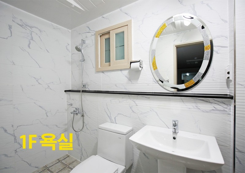 https://yaimg.yanolja.com/v5/2019/07/25/22/5d39aec2ba9cc7.92193093.jpg