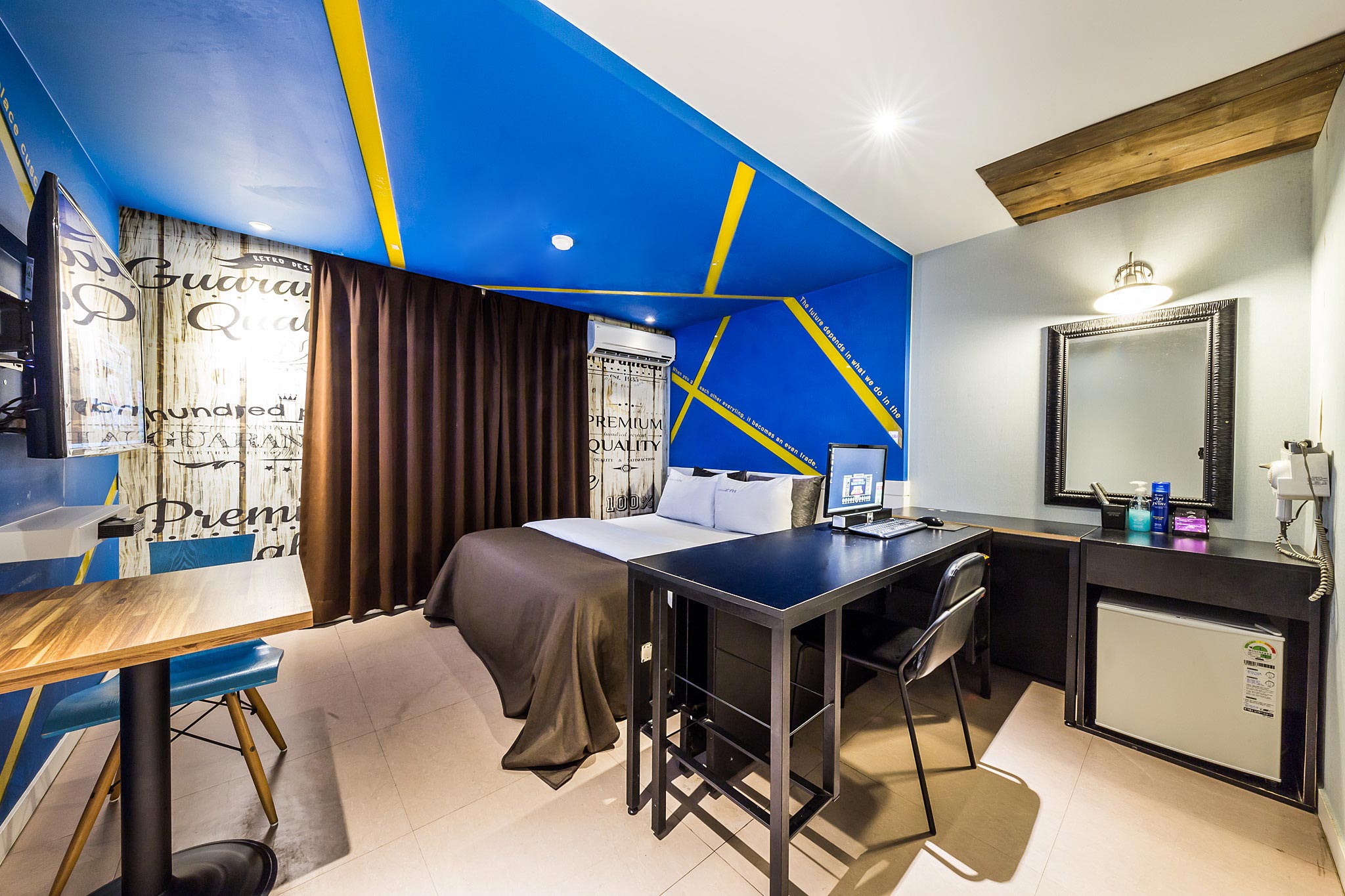 room detail thumbnail 0