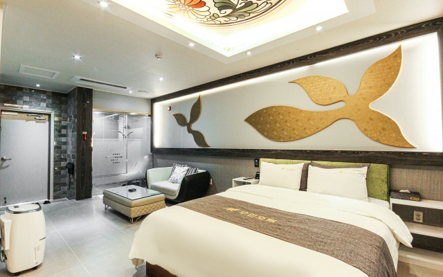 여수 M 드라이브인 무인텔