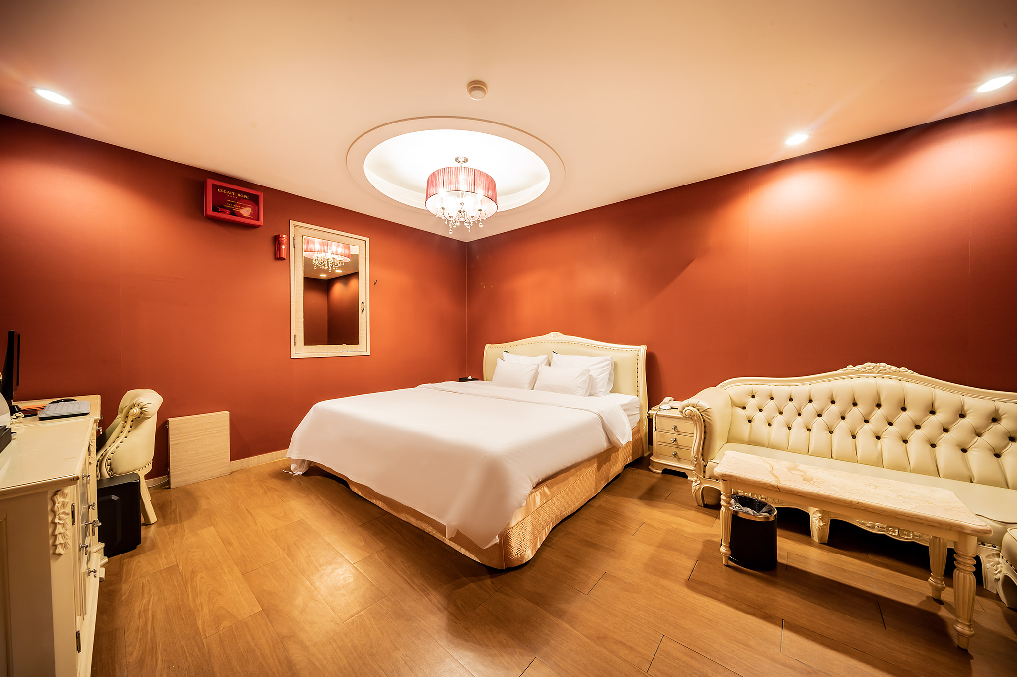 Deluxe Double(숙박고객 2인 조식 무료)