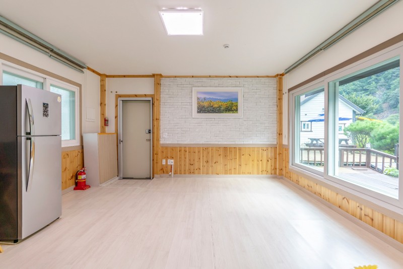 https://yaimg.yanolja.com/v5/2019/08/29/12/5d67468077e789.89736131.jpg