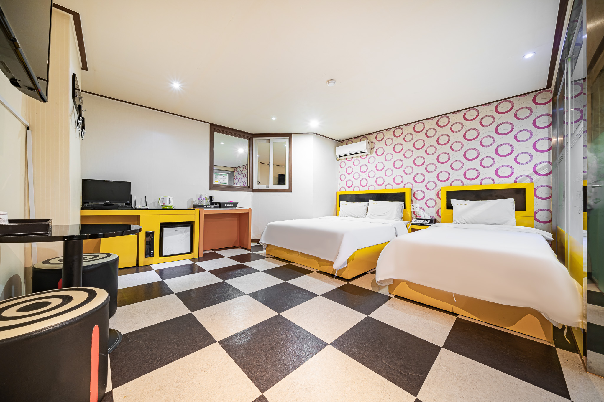 room detail thumbnail 0