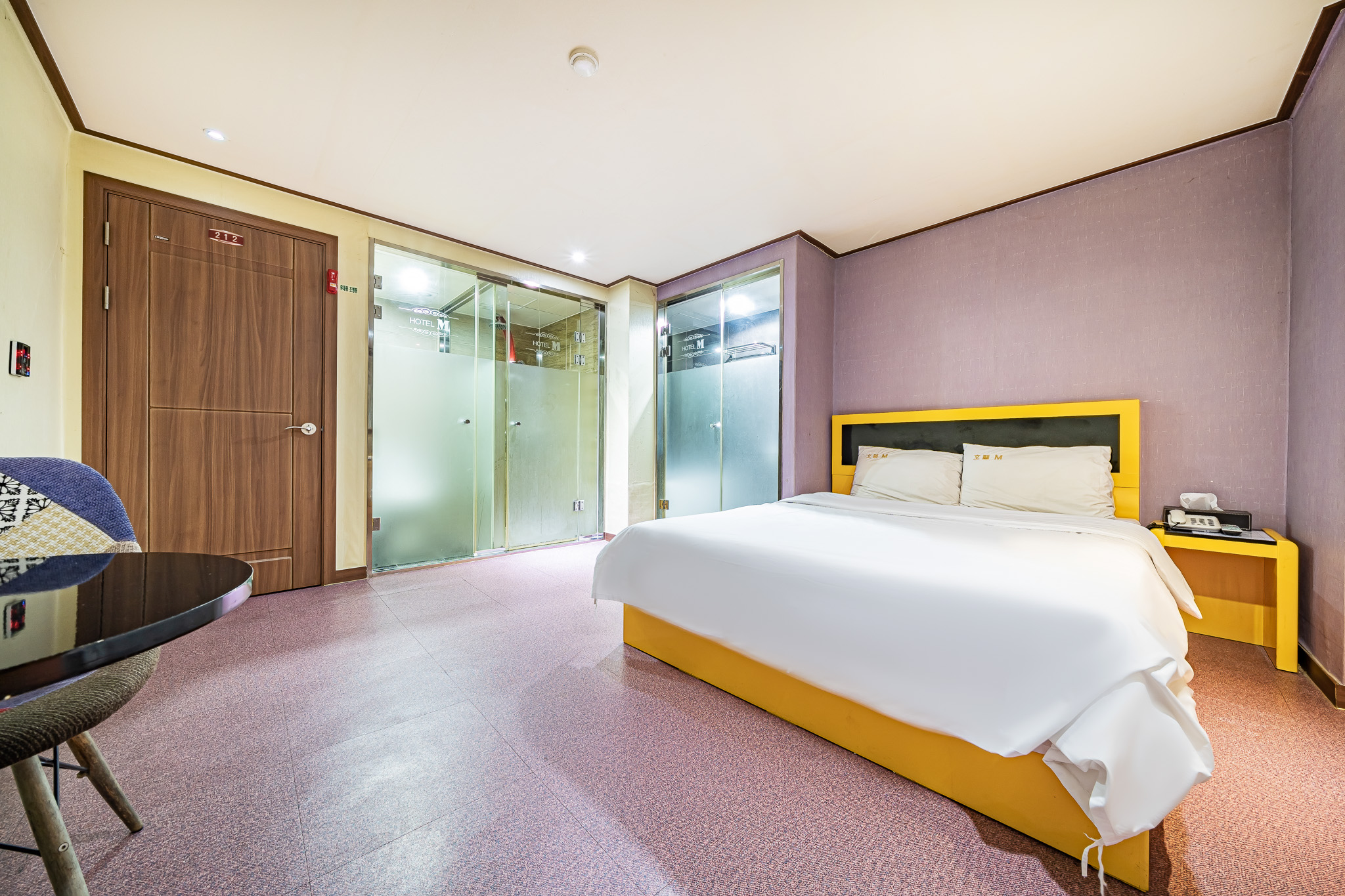 room detail thumbnail 0