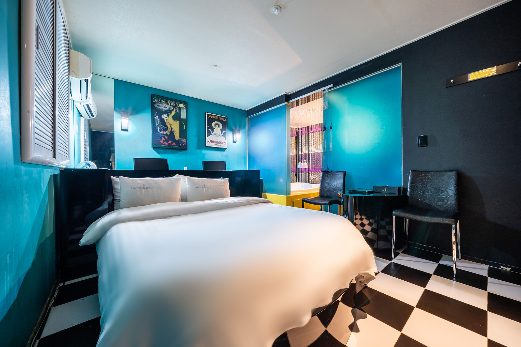 room detail thumbnail 0