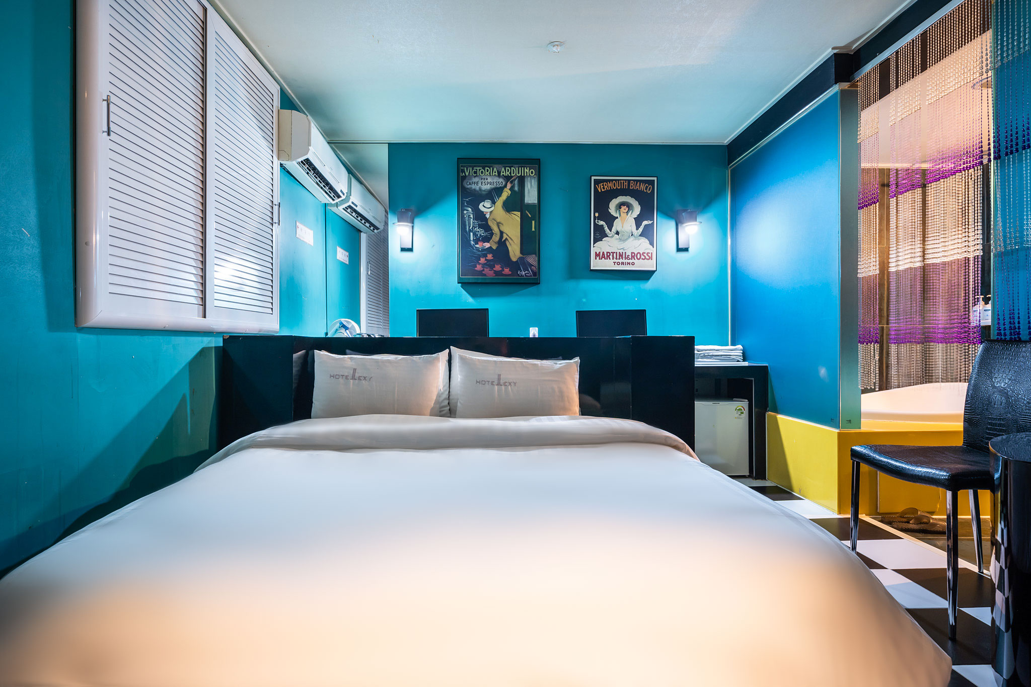 room detail thumbnail 1