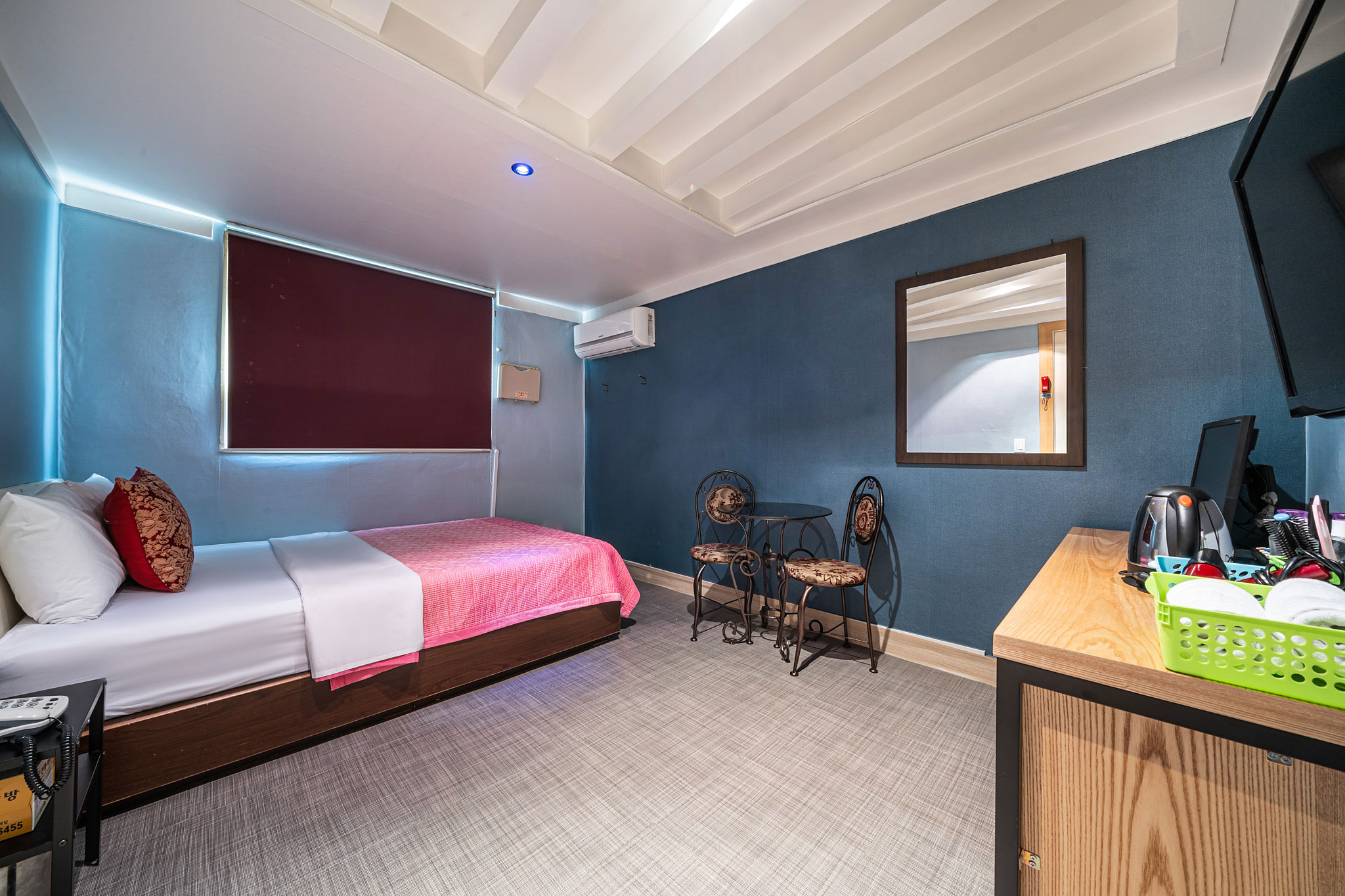 room detail thumbnail 0