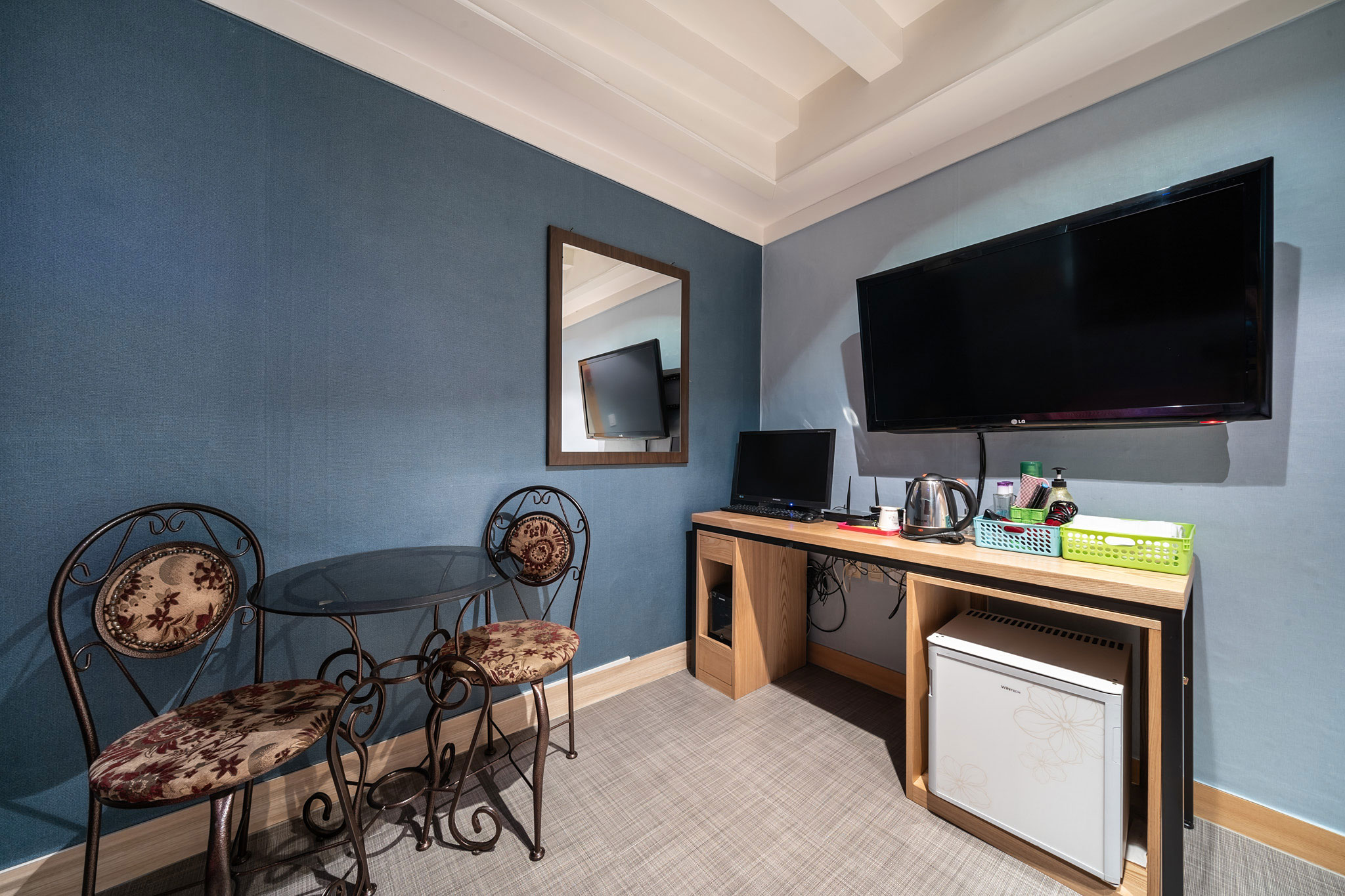 room detail thumbnail 1