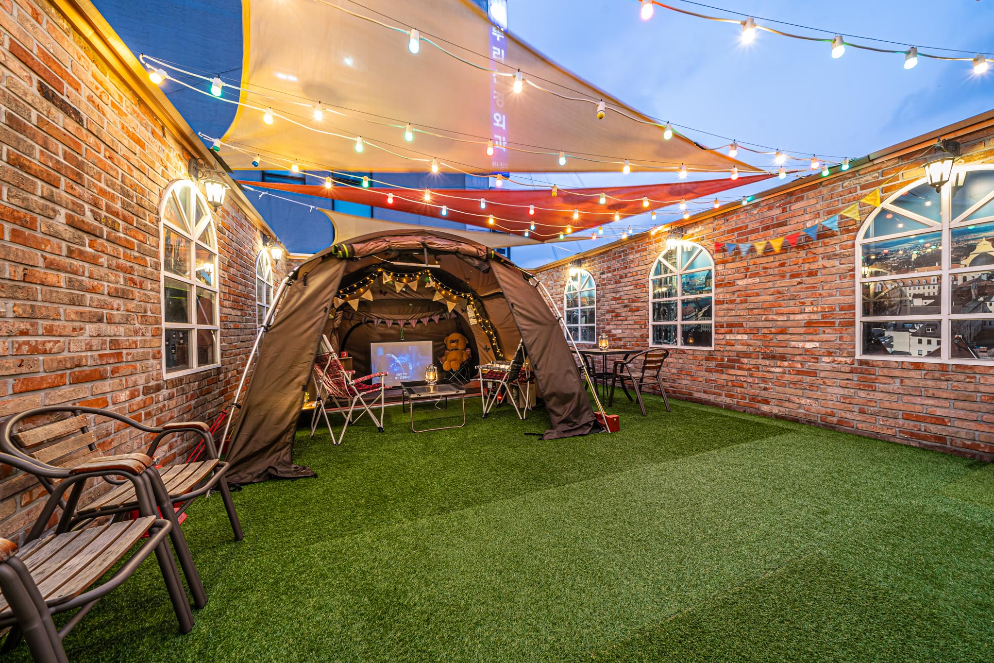 room detail thumbnail 2