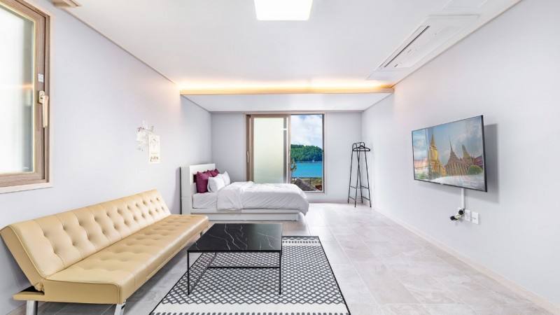 https://yaimg.yanolja.com/v5/2019/11/06/15/5dc2657f0bbeb9.99555415.jpg