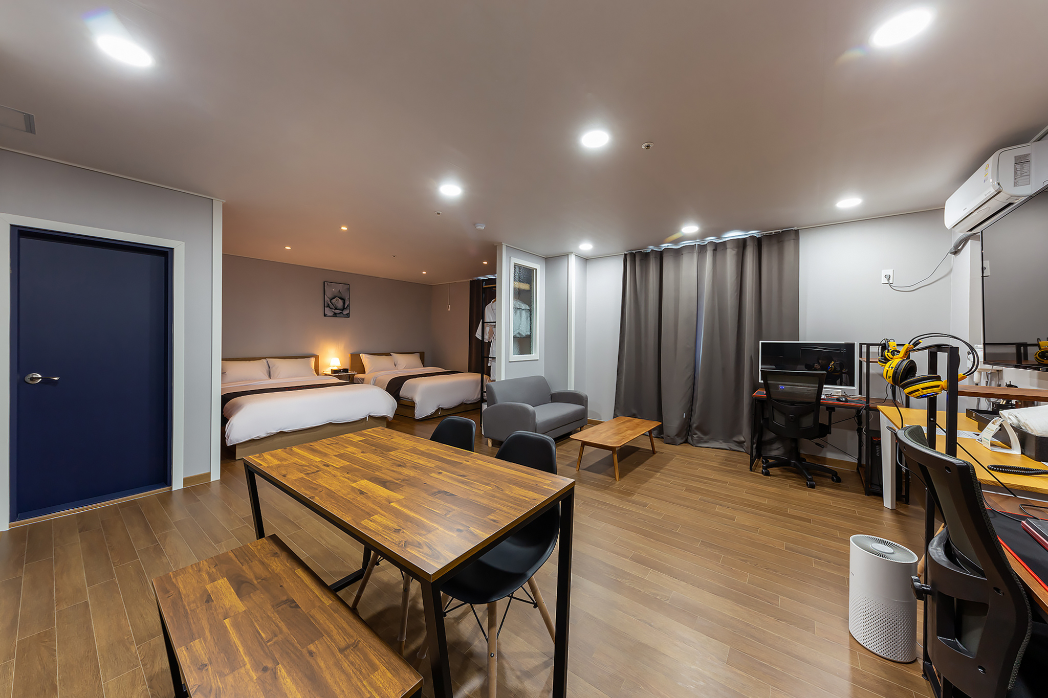 room detail thumbnail 0