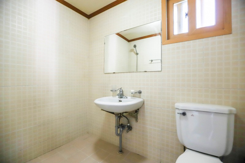 https://yaimg.yanolja.com/v5/2019/12/05/14/5de89a2ce74e51.16364508.jpg