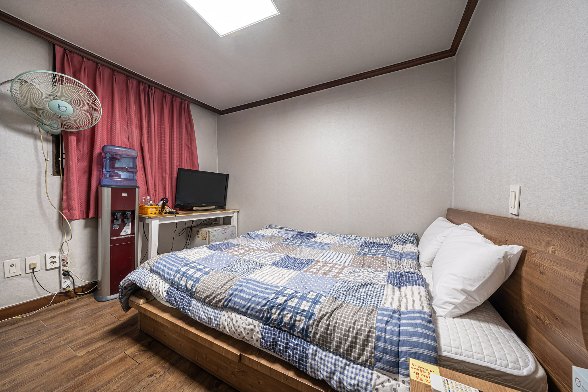 room detail thumbnail 0