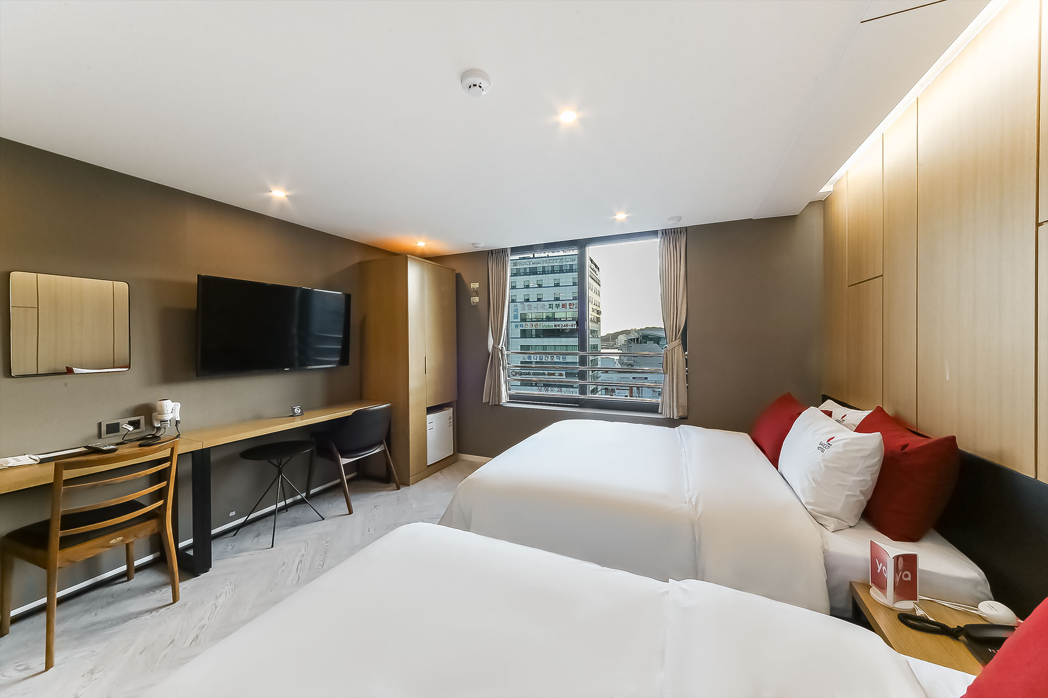 room detail thumbnail 0