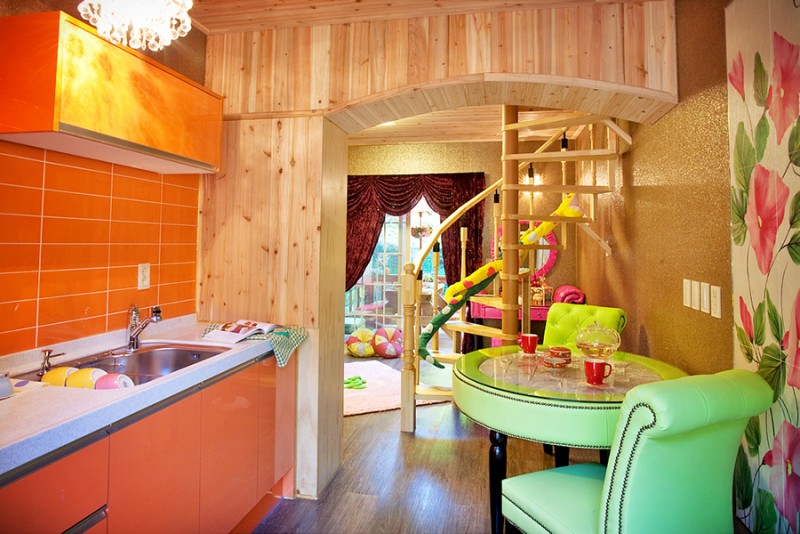 room detail thumbnail 2