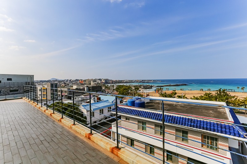 https://yaimg.yanolja.com/v5/2019/12/16/17/5df73bf1ad70e7.42535328.jpg
