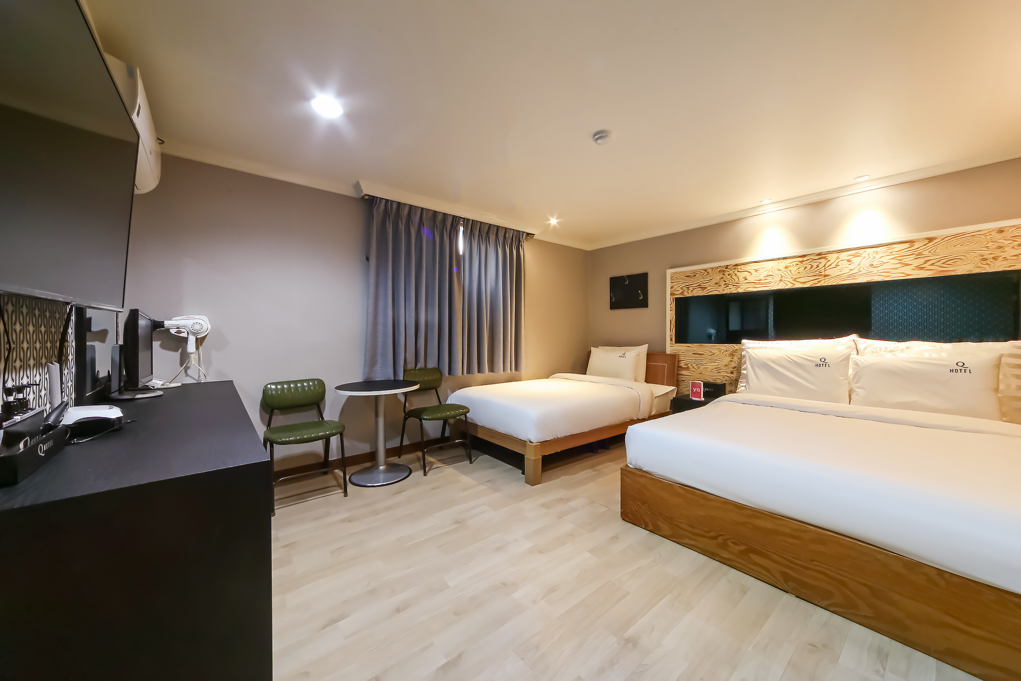 room detail thumbnail 0