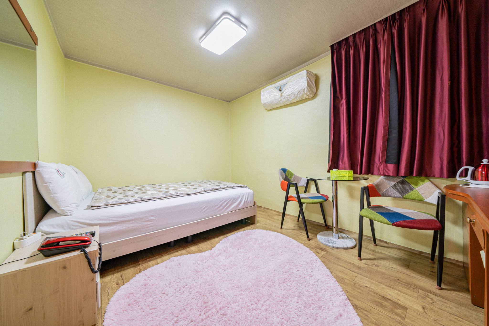 room detail thumbnail 0