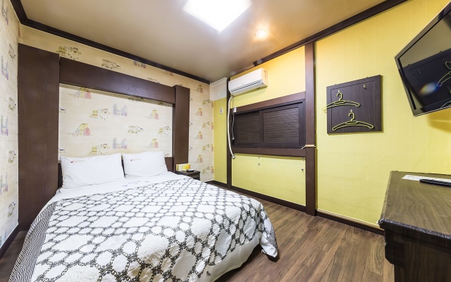 room detail thumbnail 0