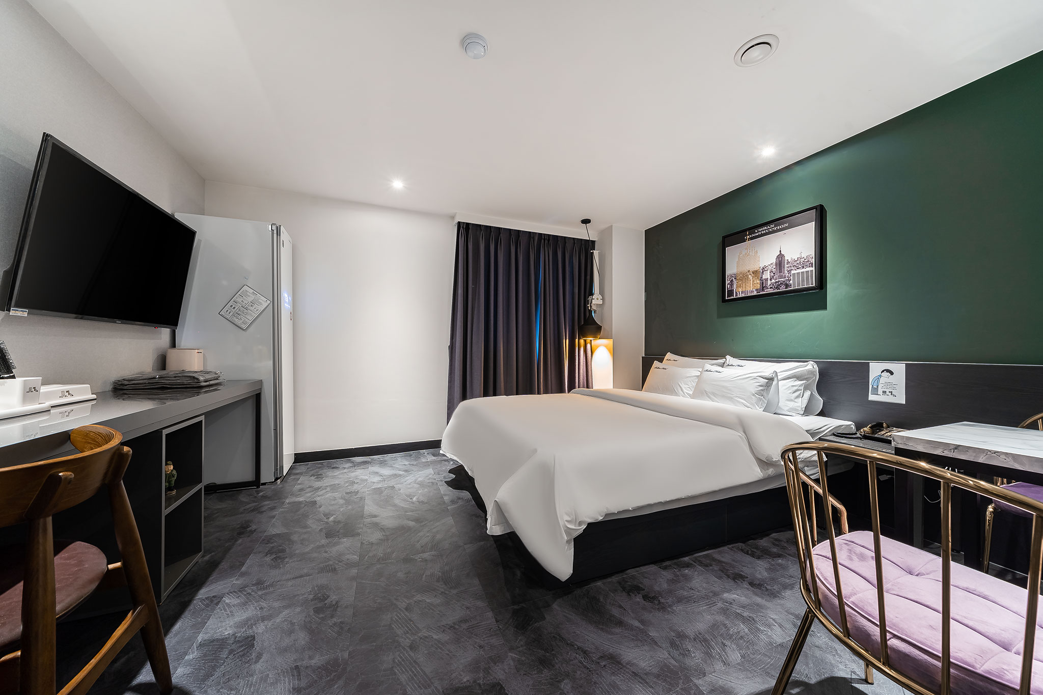 room detail thumbnail 0