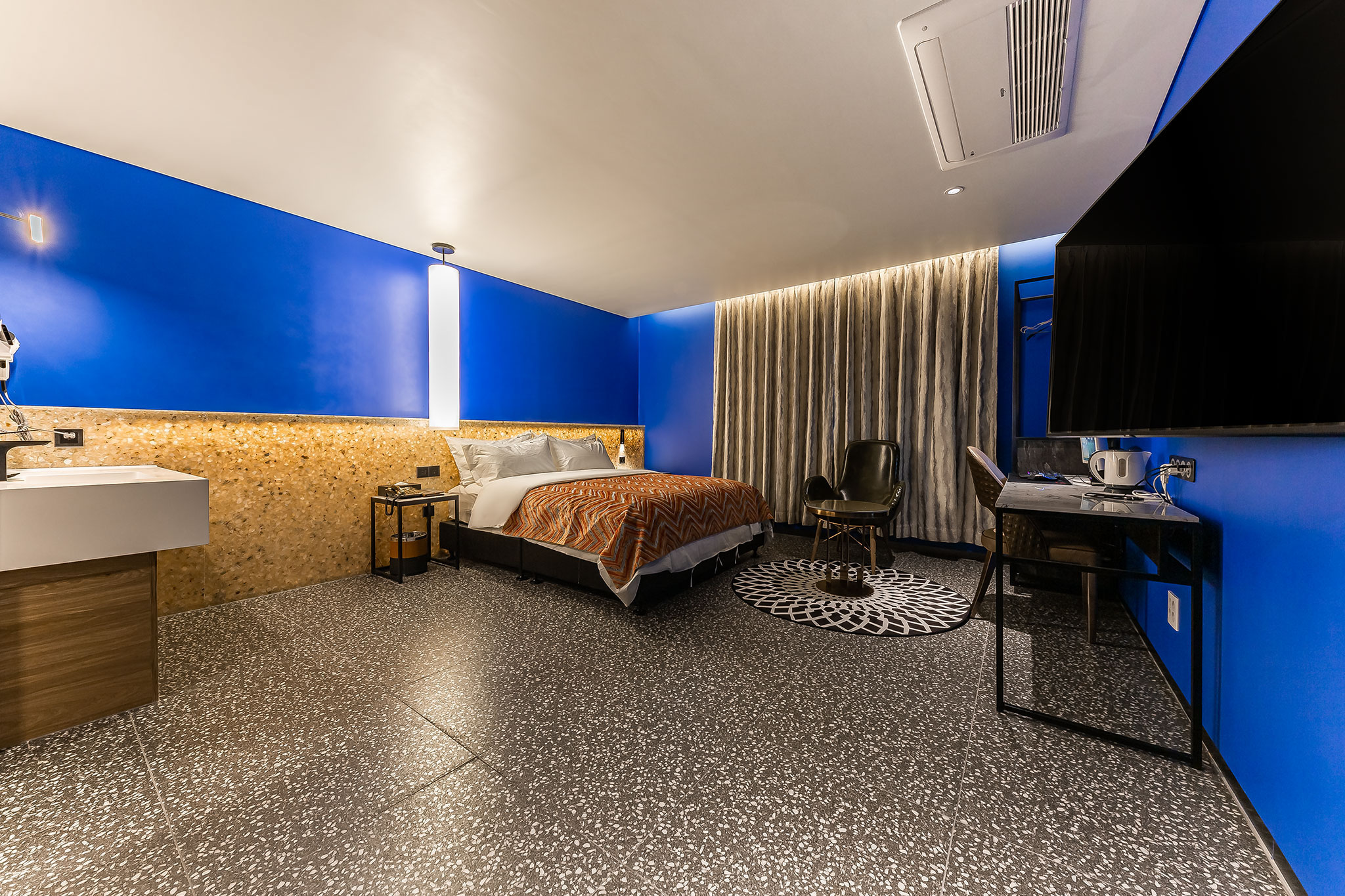 room detail thumbnail 0